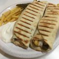 صورة من أكلاتي الشهية😋، شاركها بعد تجربة وصفة شاورما😋😋