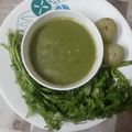 Rita Mehta ( Executive chef ) का कुकस्नैप जब उन्होंने आंवले और धनिया पत्ती की चटनी (Awle aur dhaniya patti ki chutney recipe in Hindi) बनाया था।