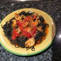 El cooksnap de gemmamonera cuando hizo Fideos de sepia con sepia en salsa.