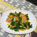 Grace 的 蒜苗炒香腸 cooksnap