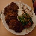 صورة من أم نبأ وإبراهيم طباخ مع خبره جيده في مجال الخبز والحلويات السويديه، شاركها بعد تجربة وصفة كباب طاوة