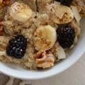 Cooksnap de R F quando cozinhou Papas de aveia com amoras e frutos secos.