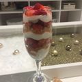 Bence Fülöp Cooksnap-ja, amikor elkészítette a(z) Poharas epres sajttorta receptet.