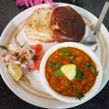 Jaya Dwivedi का कुकस्नैप जब उन्होंने पाव भाजी (Pav Bhaji recipe in Hindi) बनाया था।