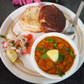 Jaya Dwivedi का कुकस्नैप जब उन्होंने पाव भाजी (Pav Bhaji recipe in Hindi) बनाया था।