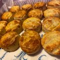 alfoldinora28 Cooksnap-ja, amikor elkészítette a(z) Gyors, élesztős, sajtos, túrós pogácsa receptet.