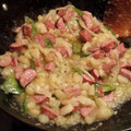 maribethkaiser2's cooksnap of when they made Smothered Potatoes with Bell Pepper Onions Polish Sausage.