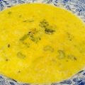 Tornyos-Csák Ildikó Cooksnap-ja, amikor elkészítette a(z) Sajtleves brokkolival és gombával receptet.