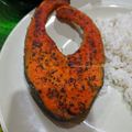 Cooksnap Ahlia Syed Firdaus semasa beliau membuat Nab’s Salmon Grill Air Fryer.