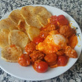 El cooksnap de La cocina de Ana🍴 cuando hizo Butifarra con salsa de tomate picante, huevos y patatas al horno.