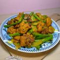 Cooksnap shazrina semasa beliau membuat Ayam goreng kunyit.