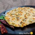 Isha mathur का कुकस्नैप जब उन्होंने कर्नाटक की फेमस अक्की रोटी बनाया था।