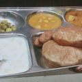 Dharshna का कुकस्नैप जब उन्होंने सूजी मसाला पूरी(suji masala puri recipe in hindi) बनाया था।