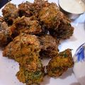 Madhvi Dwivedi का कुकस्नैप जब उन्होंने कुरकुरे मूंगदाल मेथी भजिया(kurkure moong dal methi bhujiya recipe in hindi) बनाया था।