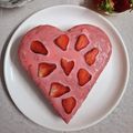 Mukti Bhargava का कुकस्नैप जब उन्होंने स्ट्रॉबेरी केक (strawberry cake recipe in Hindi) बनाया था।