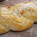 Cooksnap dari Silviyah Zarkasi untuk resep Cheesy Bites Pizza ~ Empuk, ulen 10 menit aja. 🍕