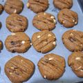 Cooksnap dari kamelia sri maryanti untuk resep The best crunchy Cookies chocochip ala momo😍