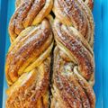 Éva Bokor-Halász Cooksnap-ja, amikor elkészítette a(z) Nyitott diós narancsos kalács receptet.