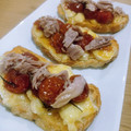 El cooksnap de MariadeGrazia cuando hizo Tostas templadas con brie, tomates confitados y melva.