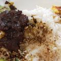 Cooksnap Yatie herman semasa beliau membuat Opor Daging Pahang.