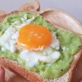 รูป Cooksnap ของ ครัวนุ้งแคท เมื่อเขาทำ ขนมปังปิ้งอะโวคาโดไข่ต้ม