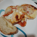 El cooksnap de Rosa cuando hizo Huevos (duros) con tomate (pera) gratinados. ¡Pedazo cena!.