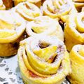 صورة من …..، شاركها بعد تجربة وصفة وردات التفاح والبف باستري
