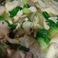 Cooksnap FZ Adzlin semasa beliau membuat Sup Tauhu Telur, Fucuk & Cendawan Tiram.