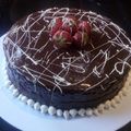 El cooksnap de Patricia Moyes cuando hizo Bizcocho de chocolate y remolacha, cubierto de ganache de chocolate negro y frambuesas (En microondas).