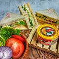 Cooksnap Mizzanem semasa beliau membuat Tuna Sandwich.