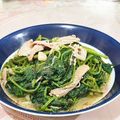 CHANG 珮茹 的 地瓜葉雞肉菇菇 cooksnap