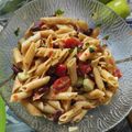 Cooksnap από Μαρία στη συνταγή Μακαρονοσαλάτα καλοκαιρινή της παρέας νηστίσιμη με μαϊντανό δυόσμο πιπεριά αρακά φασόλια καρότα σως