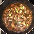 Cooksnap Red Shadow semasa beliau membuat Ginger Pork Stir Fry.