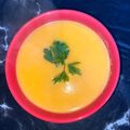 El cooksnap de Violeta Palermo cuando hizo 🥣 Sopa crema de zanahoria con queso cremoso, bacon y croutones.