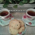کوک اسنپ yasna Mirzai بعد از امتحان کردن شيرينى کشمشى.