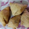 Meenaxhi Tandon का कुकस्नैप जब उन्होंने समोसा (samosa recipe in hindi) बनाया था।