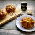 Cooksnap Dapur Yusfarisyia semasa beliau membuat Korean cream cheese garlic bread.