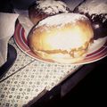 El cooksnap de Andrea Molina cuando hizo Berlines al horno con manjar.