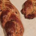 Cooksnap από Ioanna Karagiannh στη συνταγή Τσουρεκάκια με σταγόνες σοκολάτας