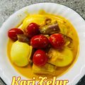 Cooksnap Zahrah Buang semasa beliau membuat Kari Ikan Siakap.