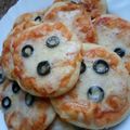 صورة من Em Aws، شاركها بعد تجربة وصفة خبز بالنقانق والقشقوان 😋😋