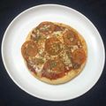Rachu Garg का कुकस्नैप जब उन्होंने टमाटर पिज़्ज़ा (Tamatar pizza recipe in Hindi) बनाया था।