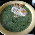 Heni Cooksnap-ja, amikor elkészítette a(z) Spenót főzelék tükörtojással receptet.