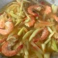 Cooksnap Nuraliyah Mn semasa beliau membuat Kulit Tembikai Masak Bening Dengan Udang Ala Sarawak.