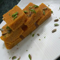 Meenu Ahluwalia का कुकस्नैप जब उन्होंने बेसन की बर्फी (Besan ki Burfi Recipe In Hindi) बनाया था।