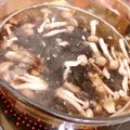 Hsuan Yu 的 [菇菇巧思]味增雪白菇海帶蛋花湯 cooksnap