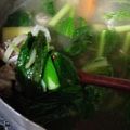 Cooksnap nor ikeen semasa beliau membuat 👩‍🍳Sup Bayam Ayam☘️.