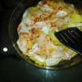El cooksnap de juliablotta cuando hizo Papa al curry, cebollas caramelizadas con merluza al pimentón ahumado.