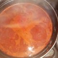 Marcsi Mné Molnár Cooksnap-ja, amikor elkészítette a(z) Paradicsom leves házi zabpelyhes - csipkedettel receptet.