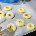 صورة من rowaidah alfaraj، شاركها بعد تجربة وصفة دونات بدون خميرة الخبز 😋😍